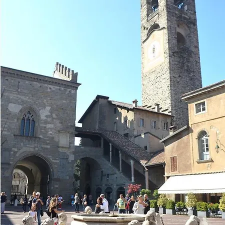 B&B Piazza Vecchia Bed & Breakfast