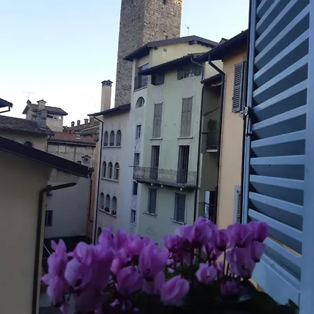 B&B Piazza Vecchia * ベルガモ