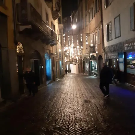 B&B Piazza Vecchia ベッド・アンド・ブレックファスト ベルガモ