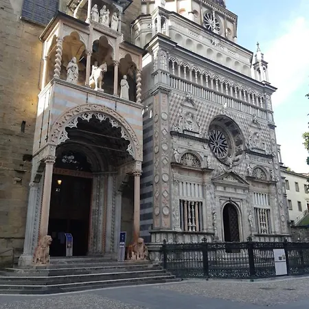 B&B Piazza Vecchia Bed & Breakfast *